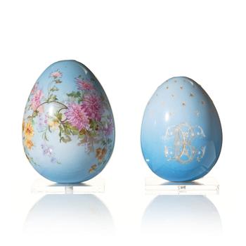 370. Two Russian porcelain Easter Eggs, presumably the Imperial Porcelain Manufactory, St Petersburg.