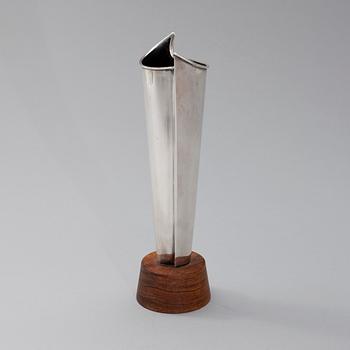 VAS, silver och teak, Tapio Wirkkala, Hopeakeskus, Tavastehus 1964.