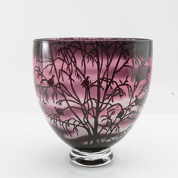 Jette Jörgensen, bowl, cased glass, signed and dated 1989.