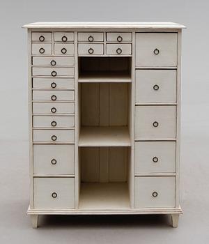 LÅDFACK / KRYDDSKÄNK, 1800-talets mitt.