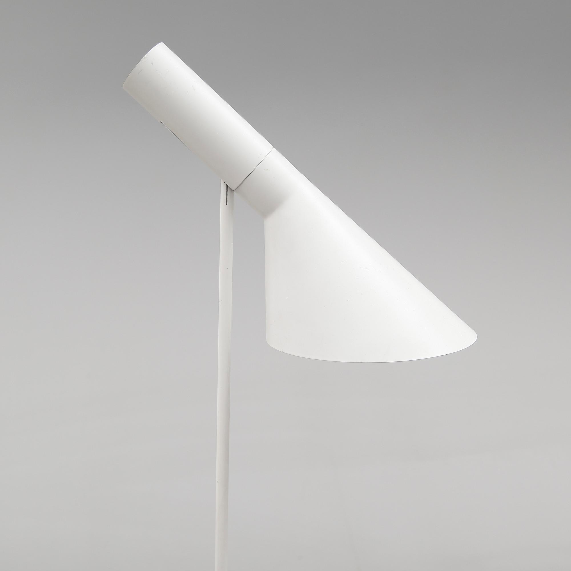 GOLVLAMPA, "AJ", Arne Jacobsen, Louis Poulsen, 1900-talets senare del.