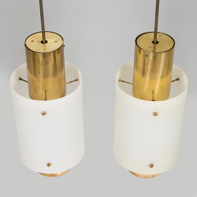 Paavo Tynell, a pair of 1950s pendant lights for Taito.