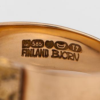 Björn Weckström, a 14K gold and copper ore 'Gold stone' ring. Lapponia 1972.