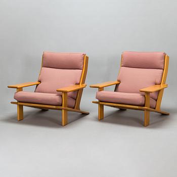 Esko Pajamies, fåtöljer, ett par  "Pele", tillverkare Lepofinn 1970-tal.