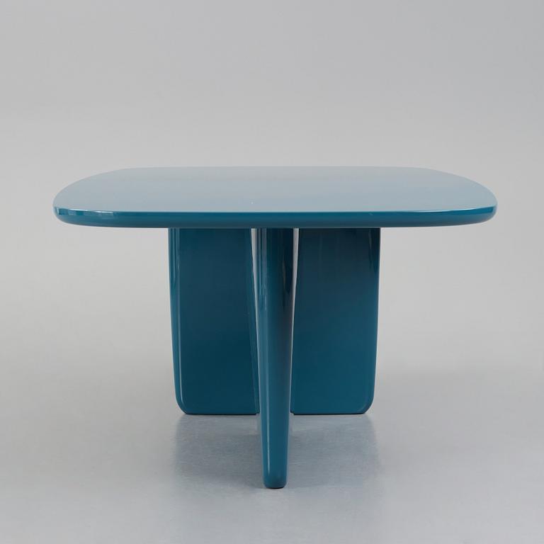Edward Barber & Jay Osgerby, "Tobi-ishi, Rectangular table" bord, B&B Italia, efter 2014.