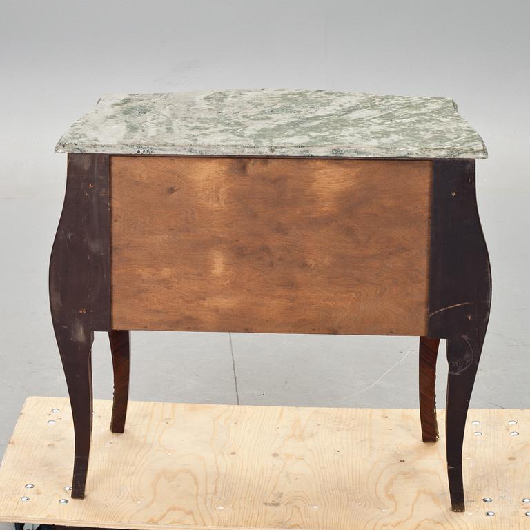 BYRÅ, rokokostil, 1900-tal.