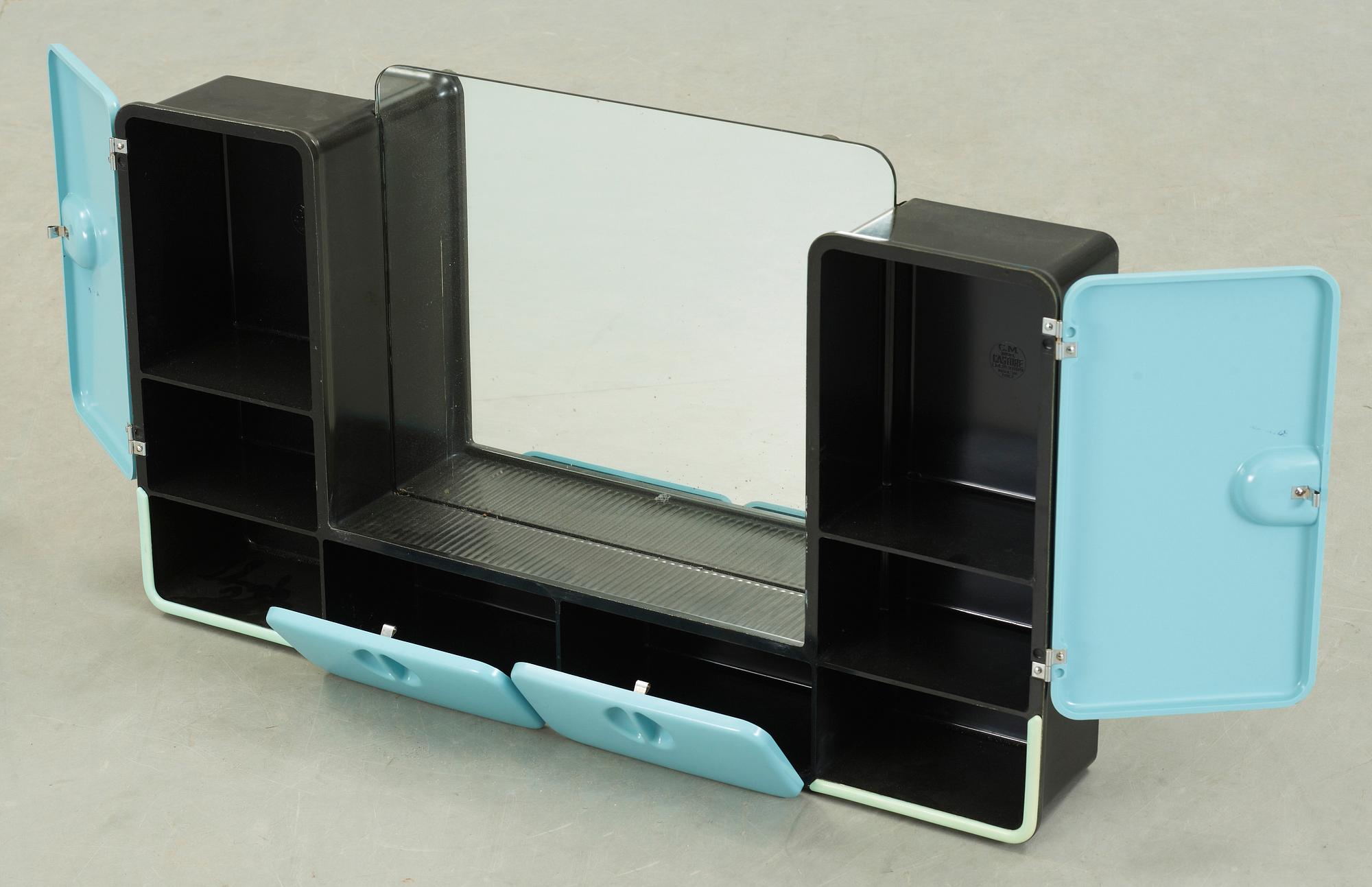 BADRUMSKÅP, Italien 1960.