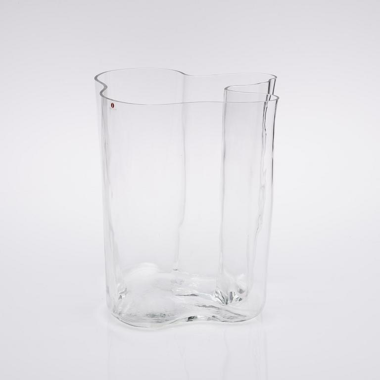 VAS, glas, märkt i botten Alvar Aalto 47/1983.