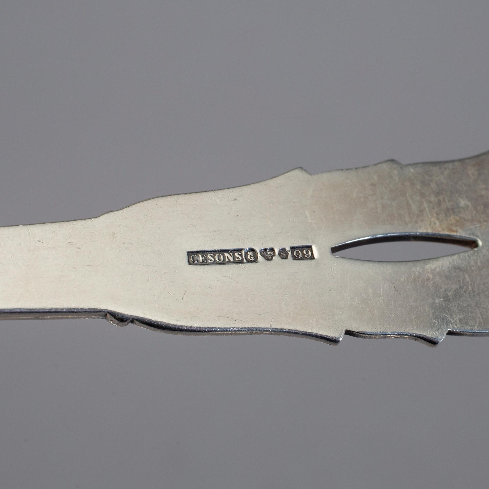 PARTI SILVERBESTICKDELAR, bland annat en soppslev GAB, Stockholm, 1907. Vikt ca 1175 g.