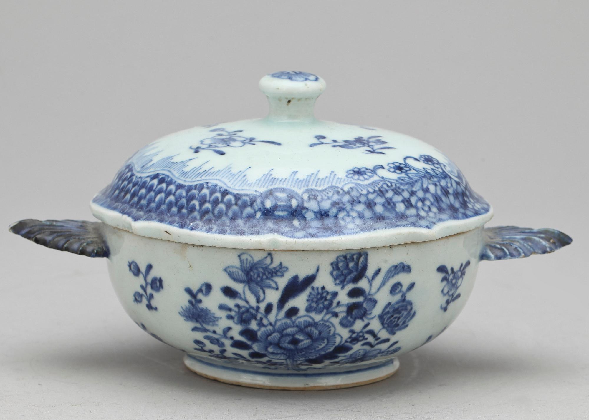 SOCKERSKÅL, porslin, Kina, Qing dynastin, Qianlong (1736-1795).