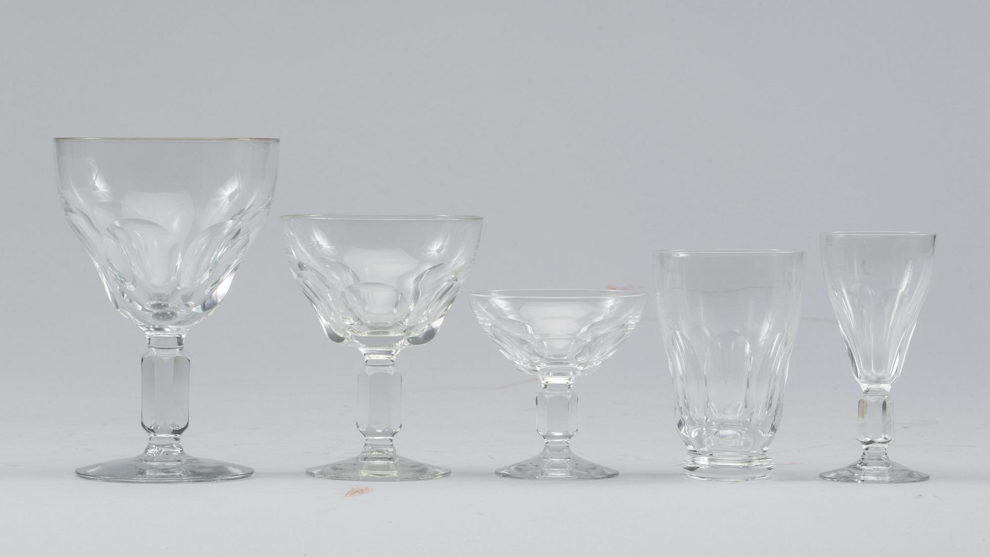 GLASSERVIS, 58 delar, 1900-talets första hälft.