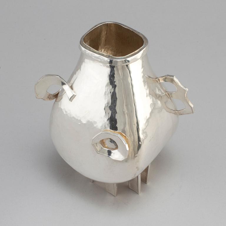 CLAËS E. GIERTTA, a silver vase, Stockholm 1981.