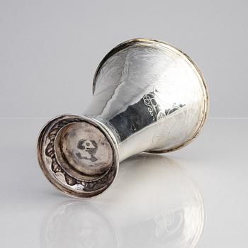 Bägare, silver, av Johan Jacob Ulfsberg, Nyköping 1816.