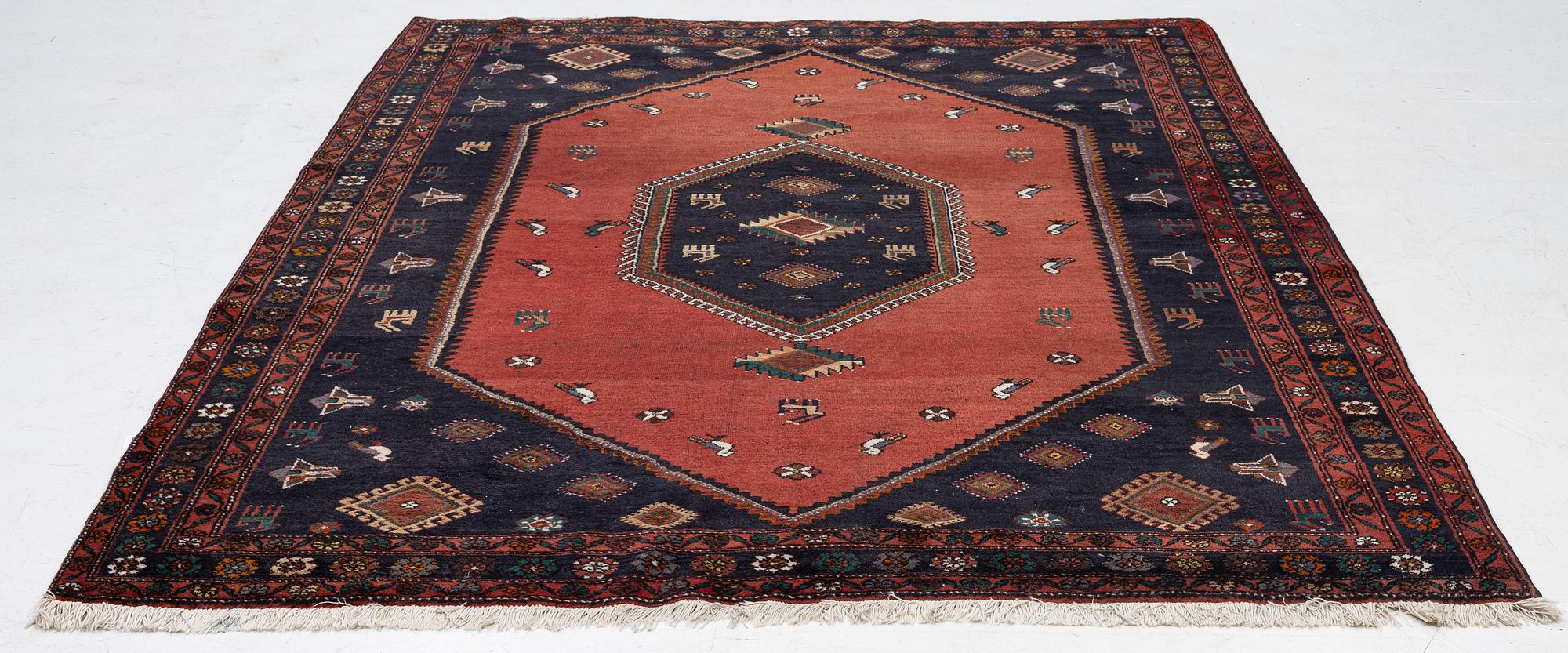 Carpet, possibly Kelardasht, approx. 305 x 212 cm.