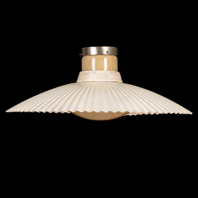 Paavo Tynell, a 1940 '2090' pendant light for Taito.