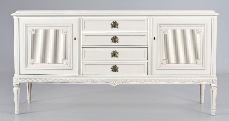 SIDEBOARD, gustaviansk stil, 1900-tal.