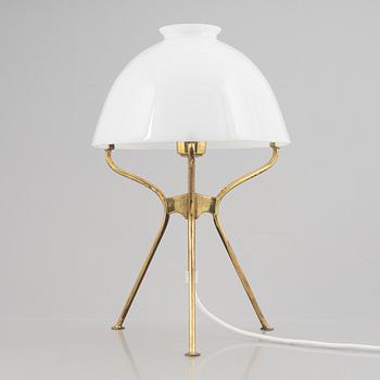 Bertil Brisborg & Torsten Claeson (1893-1978), a table lamp model Triva "532-018", Nordiska Kompaniet, 1950s.