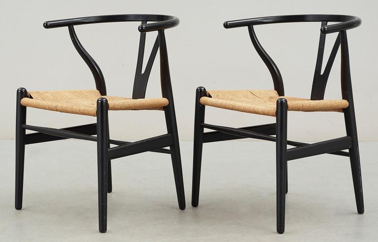 STOLAR, ett par, Y-stolen, Hans J. Wegner, Danmark, formgivna 1950.