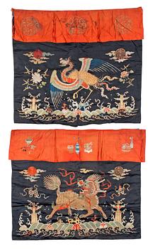 313. BRODERIER, 1 par, siden. 86-88 x 98-100 cm vardera. Kina omkring 1900.