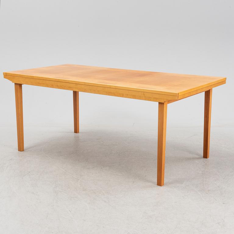 Skrivbord, tillverkat vid Carl Malmsten Nyckelviksskolan.