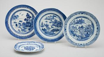 TALLRIKAR, 3 st snarlika samt FAT, porslin, Kina, 1700-/1800-tal.