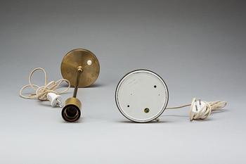 BORDSLAMPOR, ett par, mässing. Firma Svenskt Tenn modellnr. 2332.