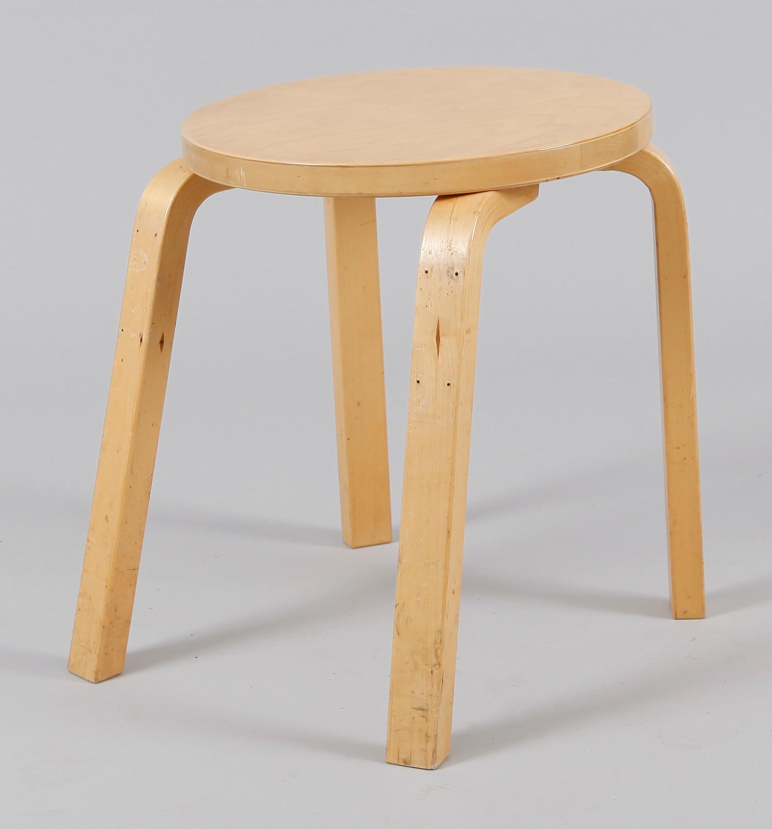 STOLAR 6 st OCH PALL, Alvar Aalto, modell 66, 1900-talets andra hälft.