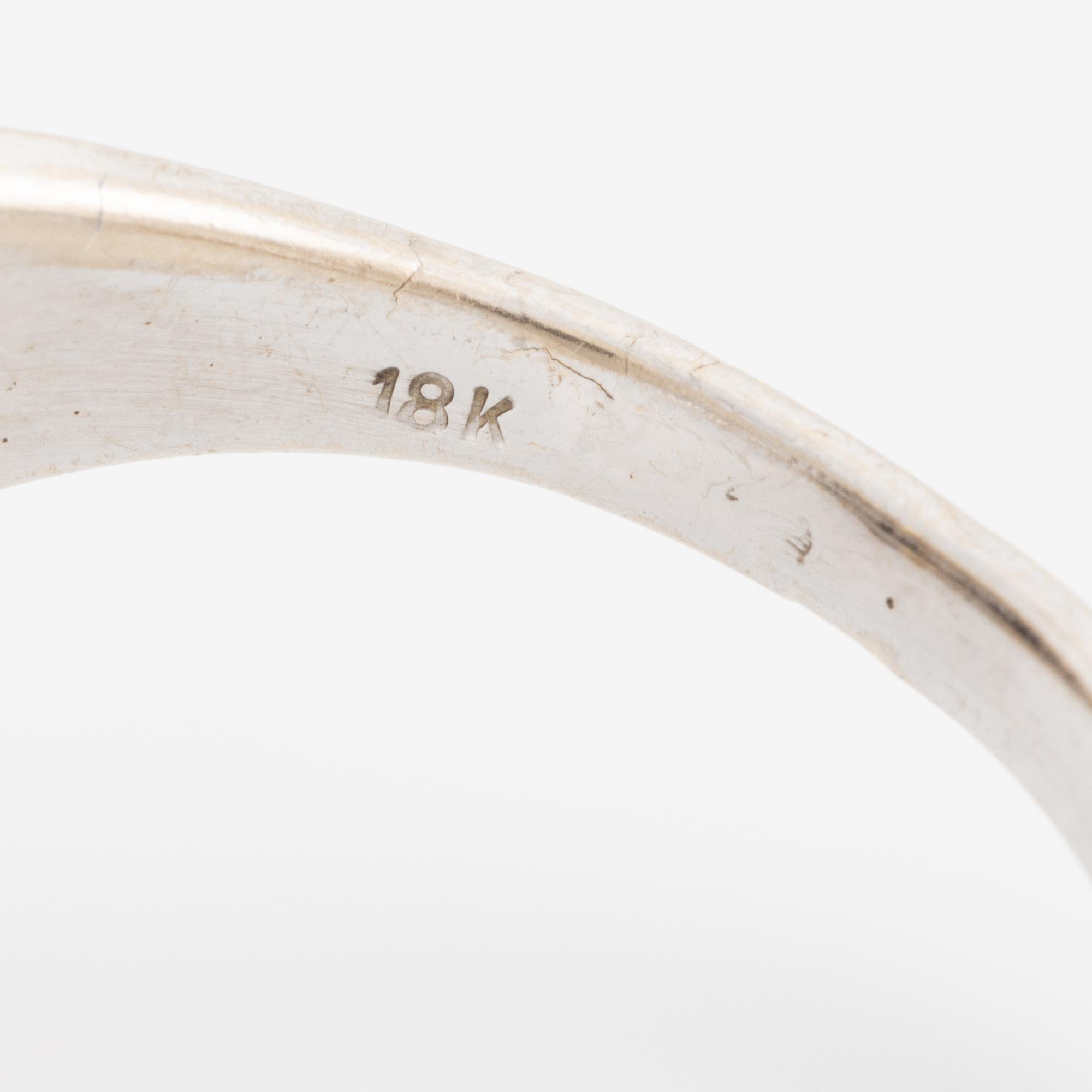 Ring, med opal och åttkantslipade diamanter.