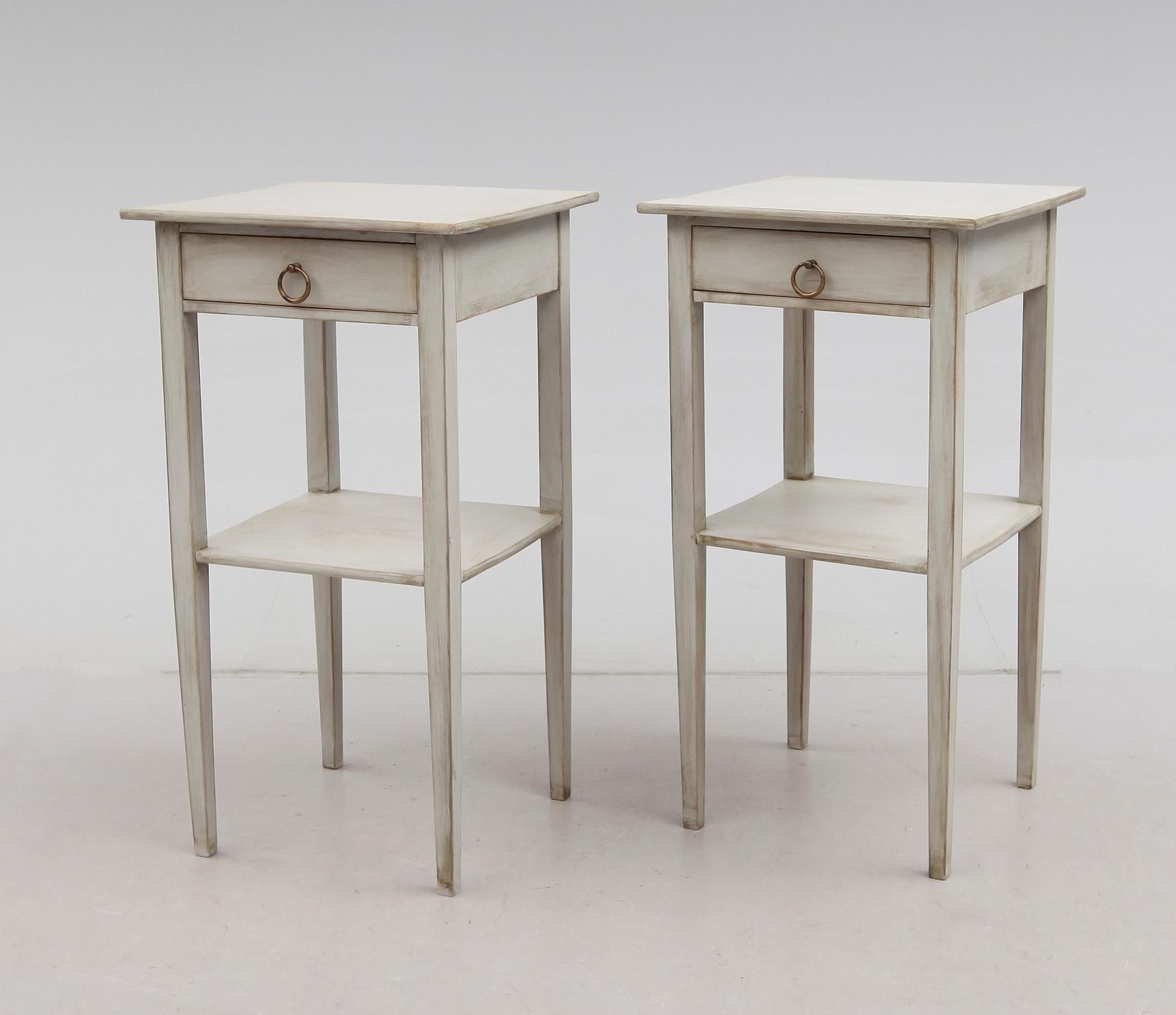 SÄNGBORD, 1 par, 1900-talets första hälft.