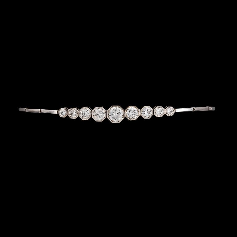 ARMBAND, 9 briljantslipade diamanter, tot. ca 2.70 ct. G. Dahlgren, Malmö, 1950-tal.