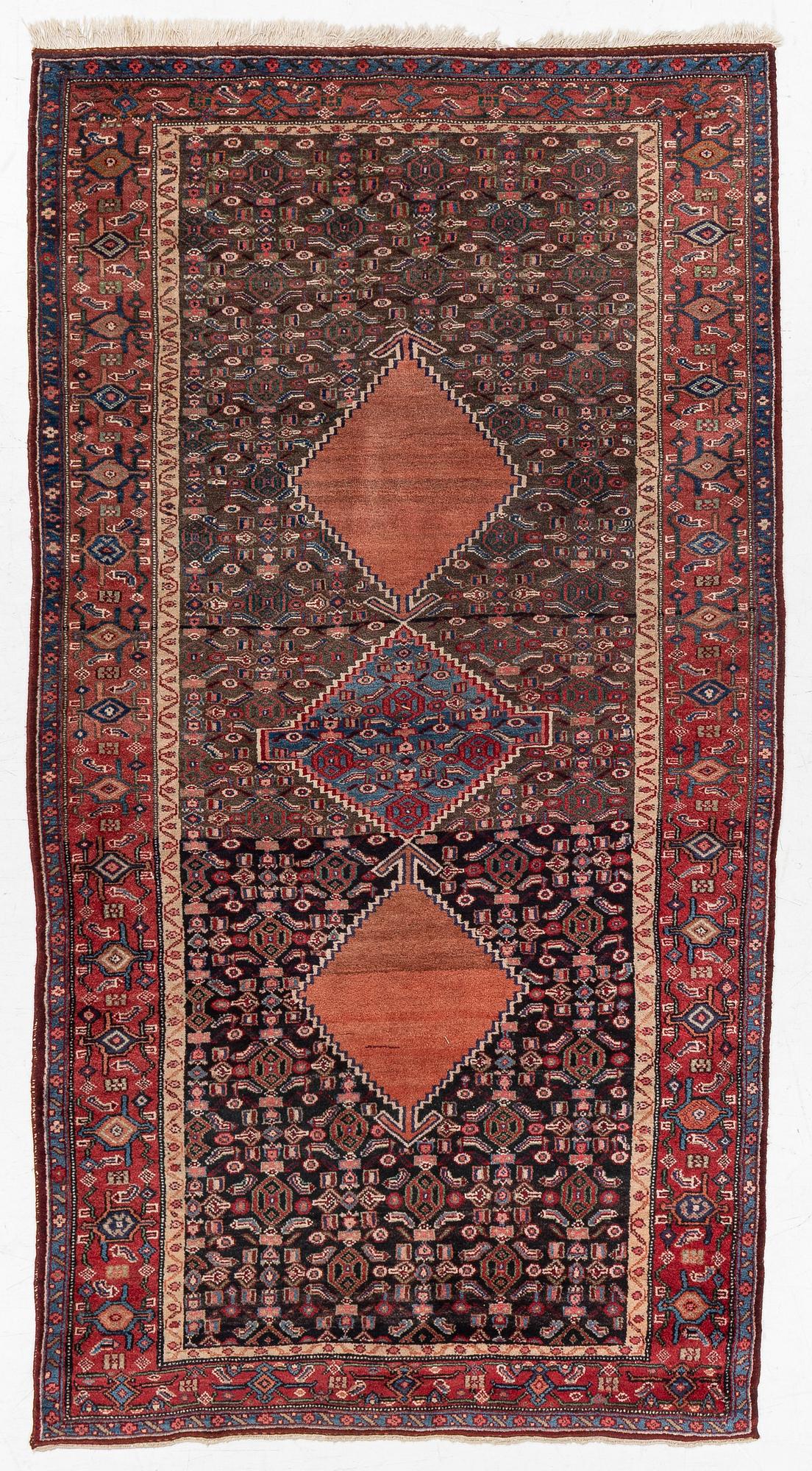 A semi-antique Bidjar rug, c. 255 x 135 cm.