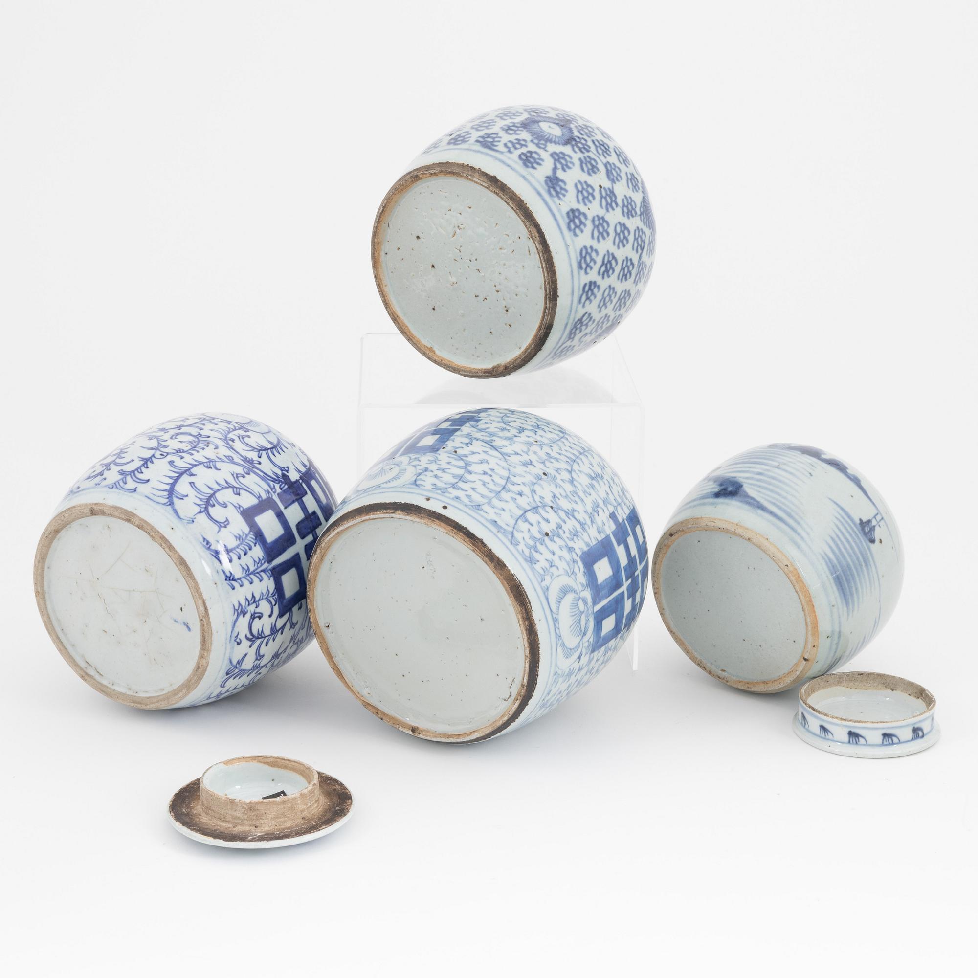 A group of four Chinese blue and white jars, late 19th Century/early 20th Century.