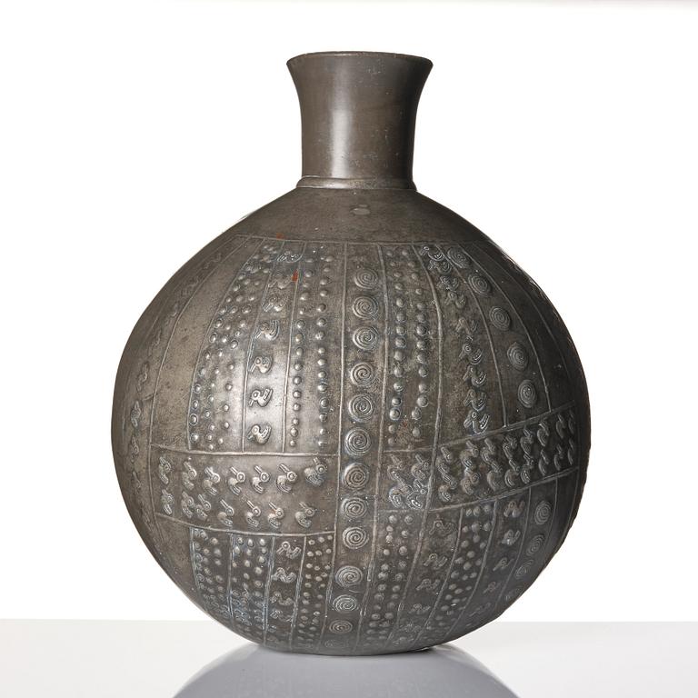 Estrid Ericson, an early "Peruanska urnan" (Peruvian urn) pewter vase model "A 157", Firma Svenskt Tenn, Stockholm 1930.