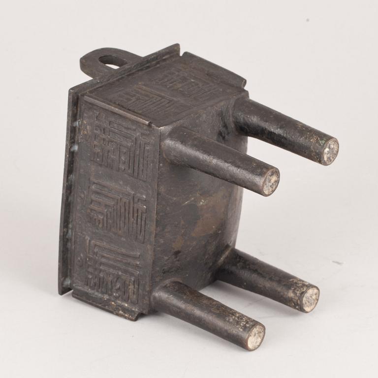 RÖKELSEKAR, brons. Kina. 1800/1900-tal.