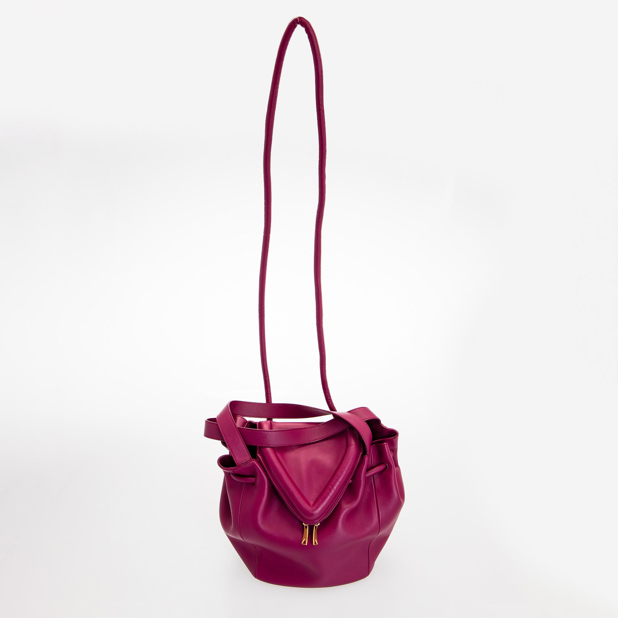 Bottega Veneta, a "Beak" bag.