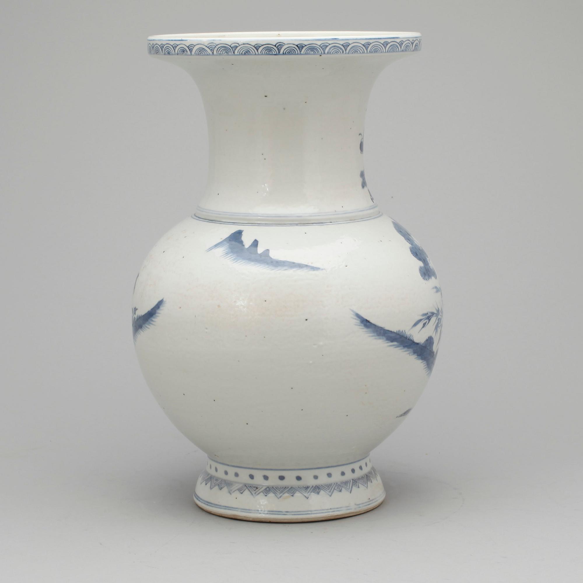 VAS, porslin, Kangxi-stil, Kina, 1900-talets början.
