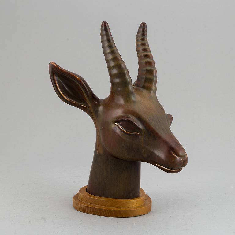 GUNNAR NYLUND, a unique stoneware sculpture of a gazelle´s head, Rörstrand, Sweden, mid 20th century.