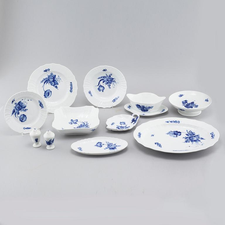 A porcelain tableware set of 44 pcs, "Blå blomst" by Royal Copenhagen, second half of the 20th century.