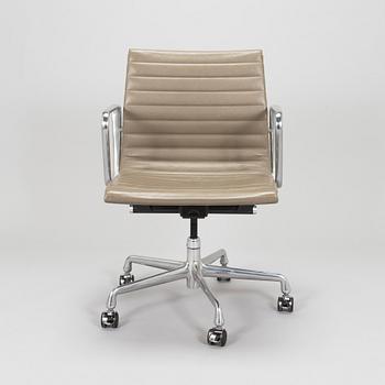 Charles and Ray Eames, office chair model EA335, Herman Miller 2008.