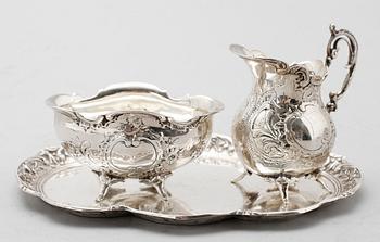 GRÄDDKANNA, SOCKERSKÅL SAMT BRICKA, silver, GEWE, Stockholm 1953. Vikt ca 285 g.