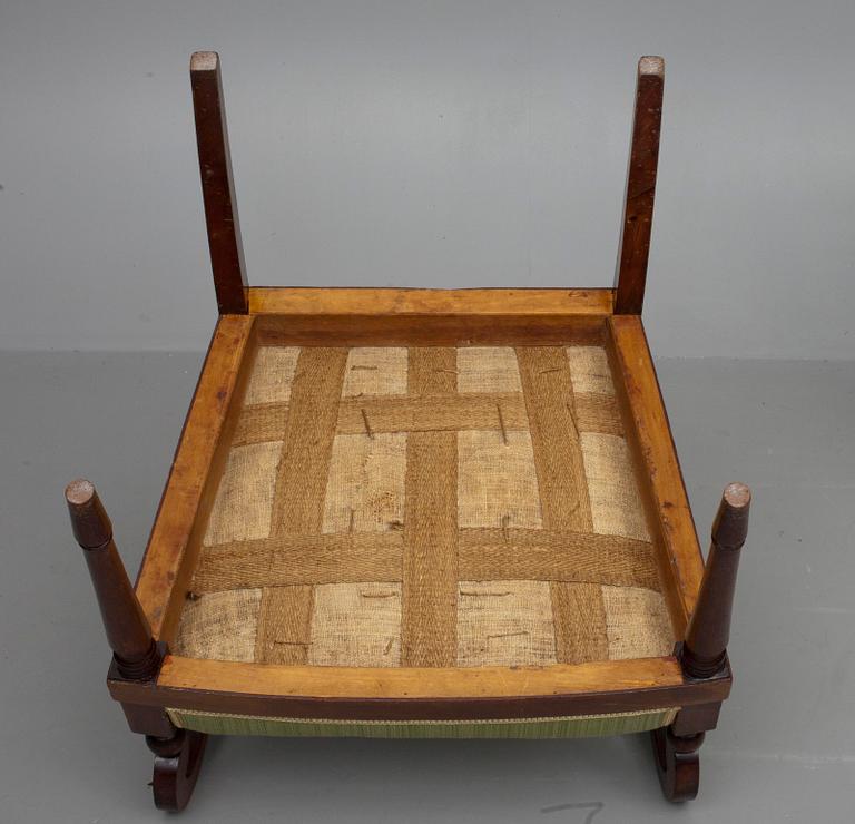 KARMSTOLAR, ett par, empir stil, 1800-tal.