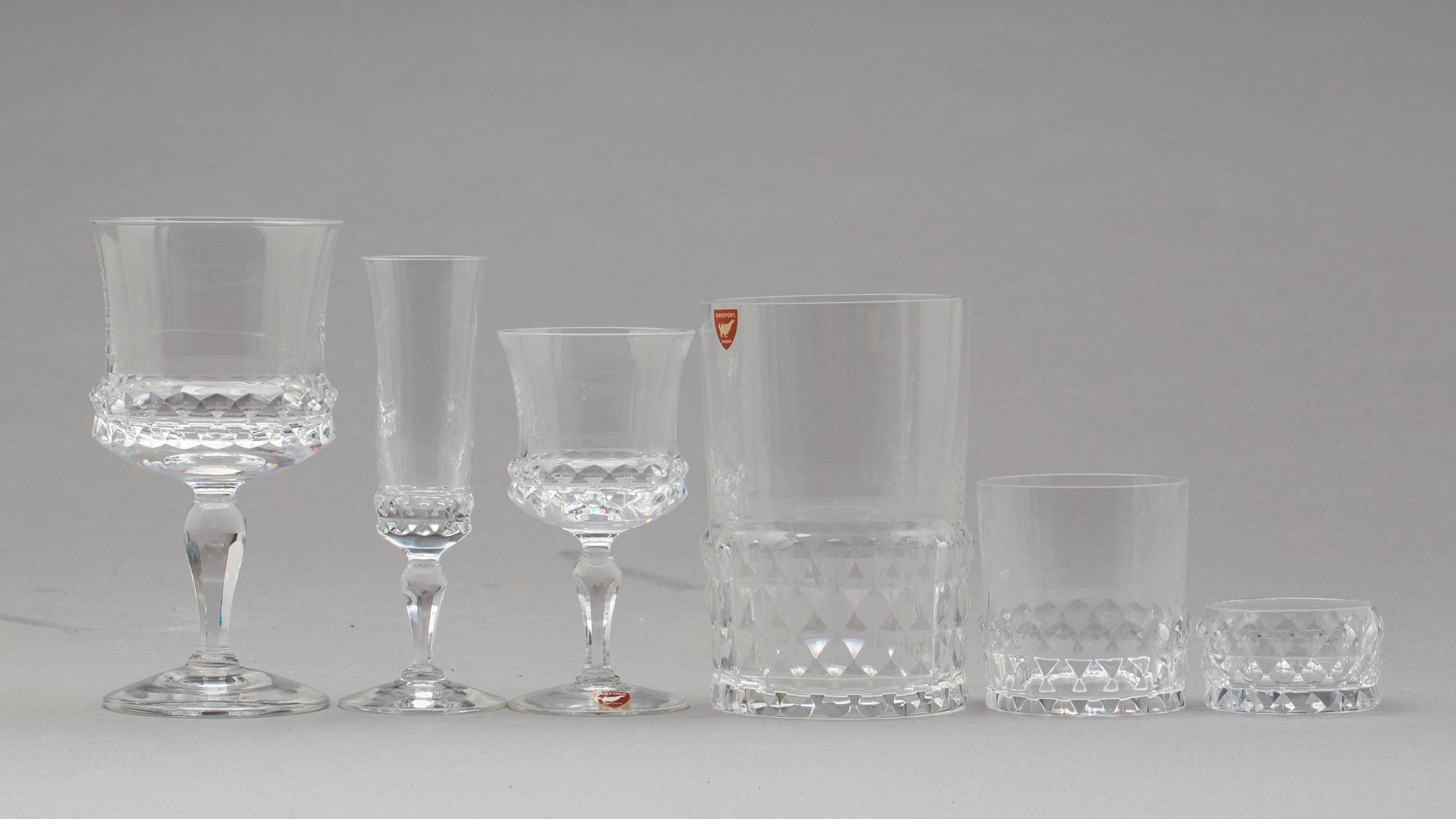Glasservis, 47 delar,  "Silvia", Orrefors. 1900-talets andra hälft.