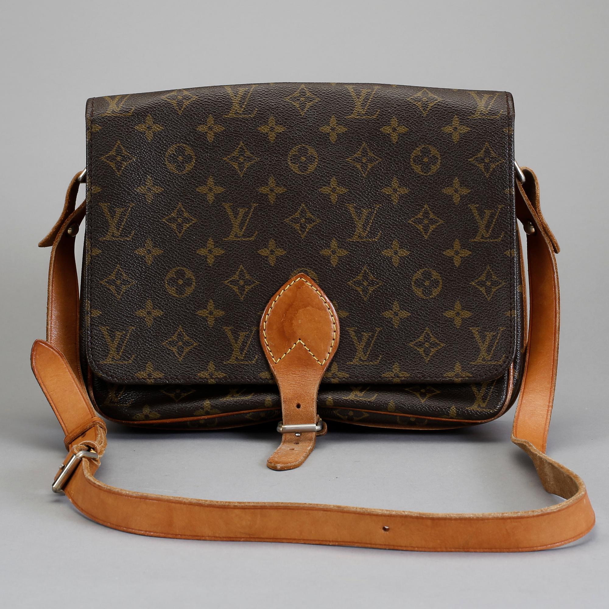 VÄSKA, "Cartouchiere", Louis Vuitton.