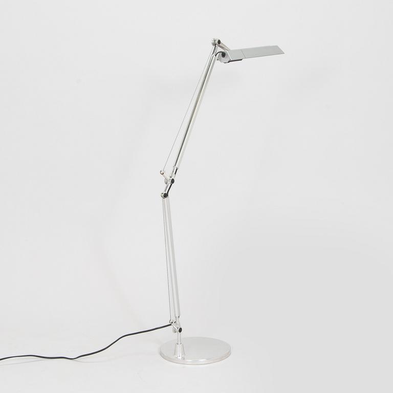 Michele De Lucchi & Giancarlo Fassina, pöytävalaisin, "Tolomeo, Video", Artemide, Italia.