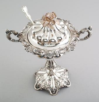 STRÖSOCKERSKÅL MED LOCK, nysilver, Carlström, 1800-talets andra hälft.