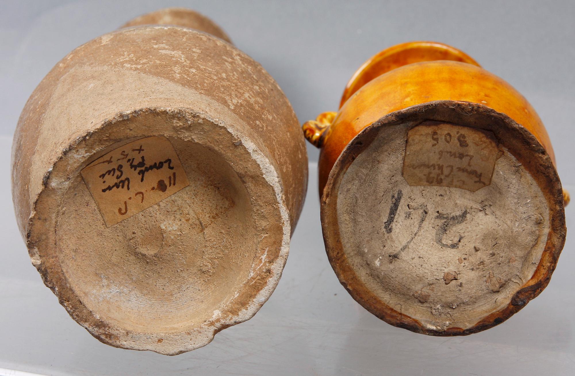 GRAVURNOR, 2 st, keramik, Kina.