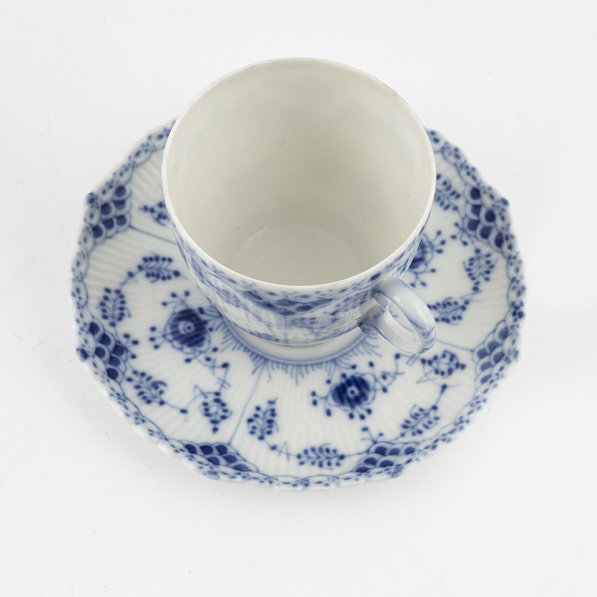 36 pieces of a full lace 'Musselmalet' coffee service, Royal Copenhagen, Denmark.