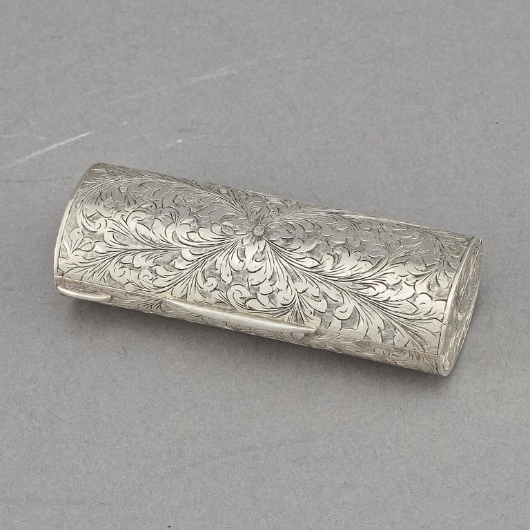 DOSA, silver, 1900-talets första hälft, vikt 65 g.