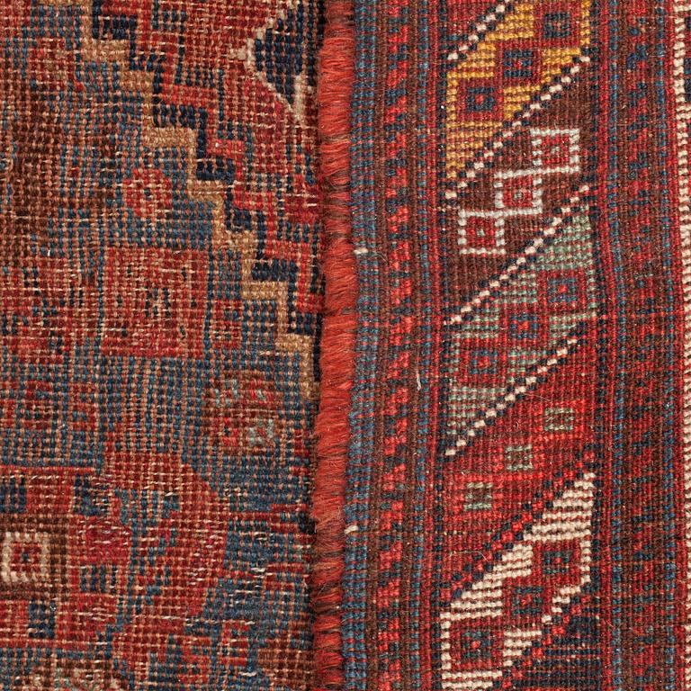 MATTA, orientalisk, antik. Ca 357 x 196 cm.