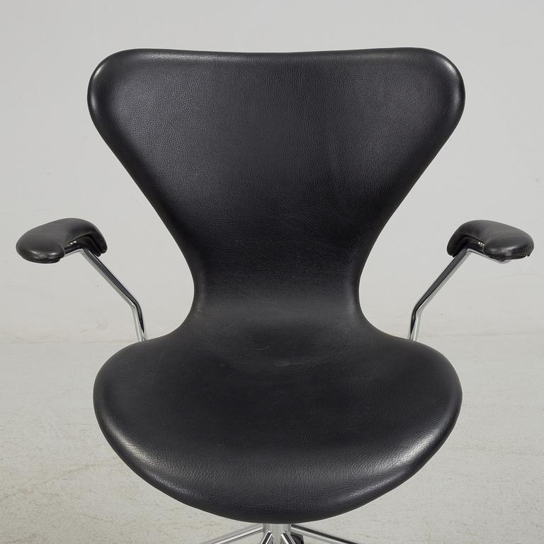 Office swivel chair from the 7 series by Arne Jacobsen for Fritz Hansen, Denmark, 2000.